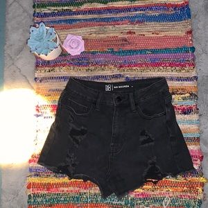 great black jean shorts for beach days!!! size small